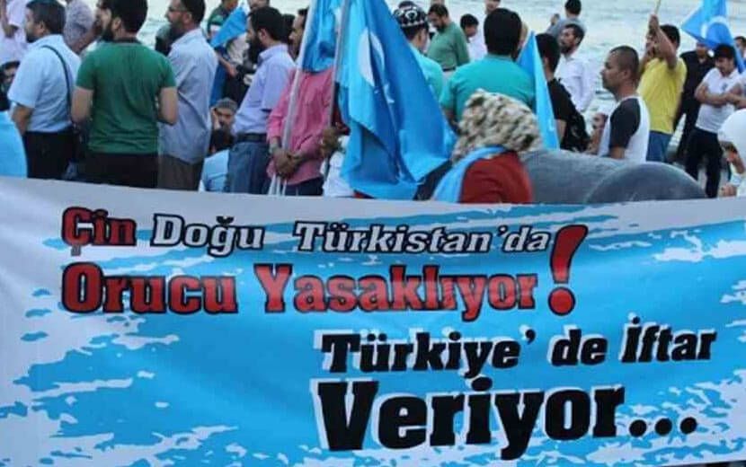 Doğu Türkistan’da Orucu Yasaklayan Çin’den İstanbul’da İftar Daveti