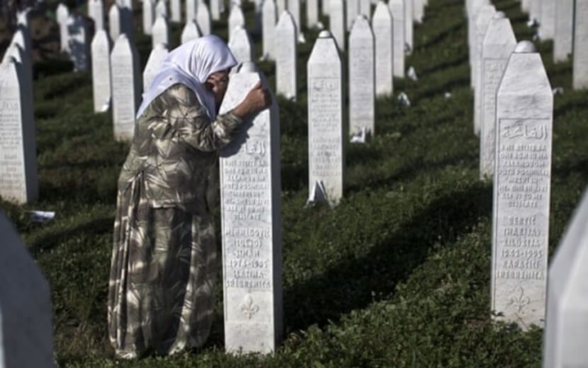 Srebrenitsa’da Yaşanan Soykırımın Acısı Tazeliğini Koruyor