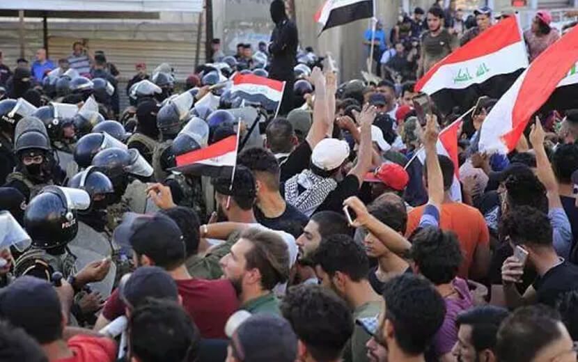 Iraklı Protestocular Oturma Eylemine Başladı