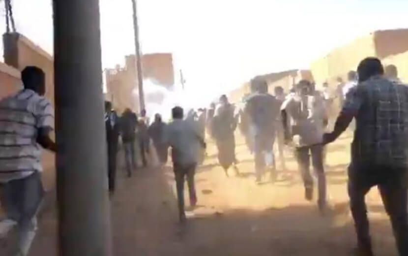 Sudan’da Gösterilere “Göz Yaşartıcı Gazla” Müdahale