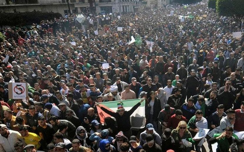 Cezayir Yeni Buteflika’sını Seçmeye Hazırlanıyor