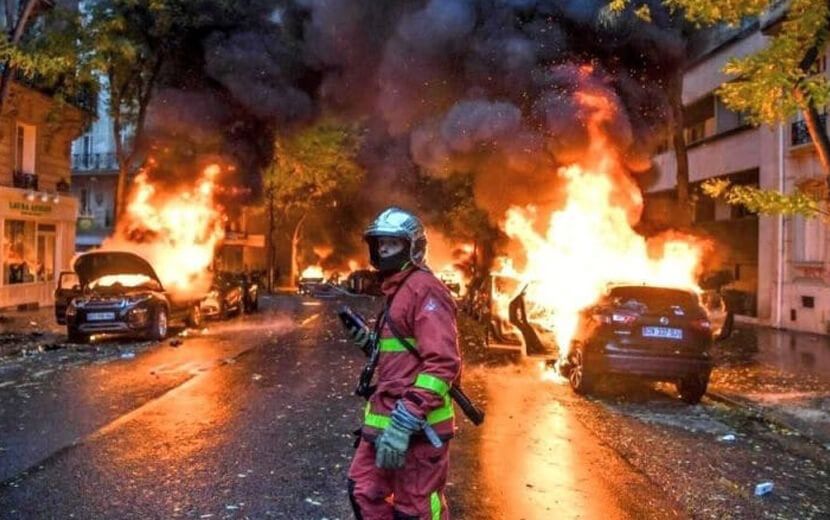 Fransa’da Protestoların Yerini “Şiddet ve Yağmalama” Aldı!