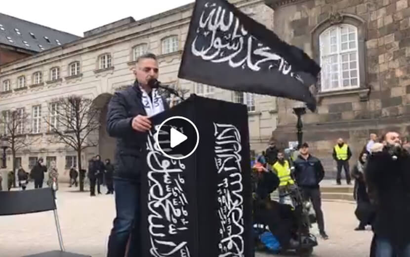 Hizb-ut Tahrir’den Danimarka Parlamentosu Önünde “Cuma Namazı”