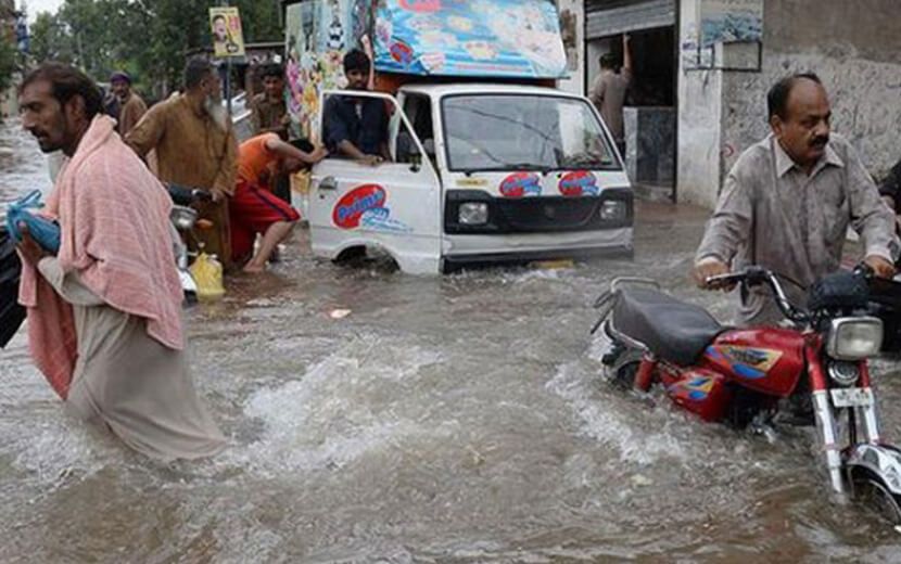 Pakistan’da Sel Felaketi: 49 Ölü