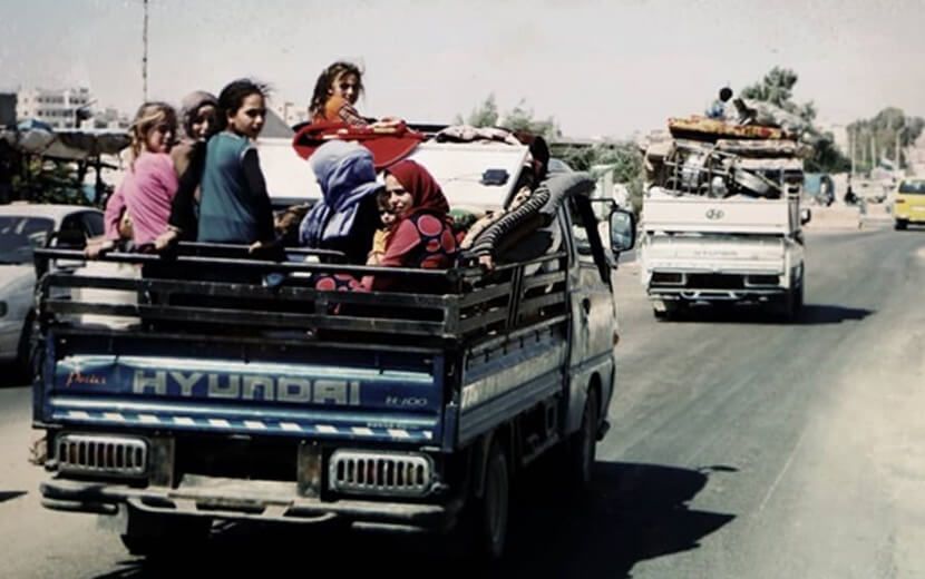 Rus Bombardımanları Sonrası Yüz Binlerce Kişi İdlib’i Terk Ediyor