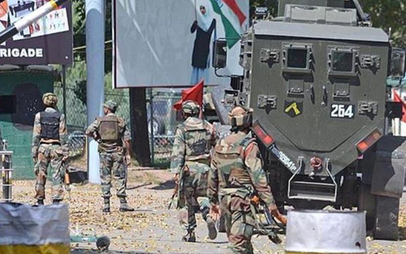 Hindistan’dan Keşmir’de 30 Gözaltı!