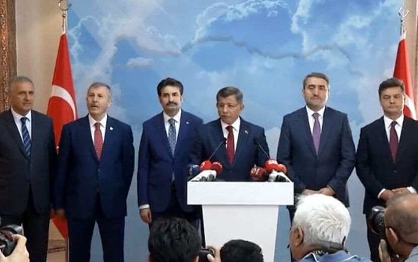 Davutoğlu AK Parti’den İstifa Etti