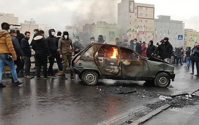 İran Protestolarla Savaş Alanına Döndü! 8 Ölü