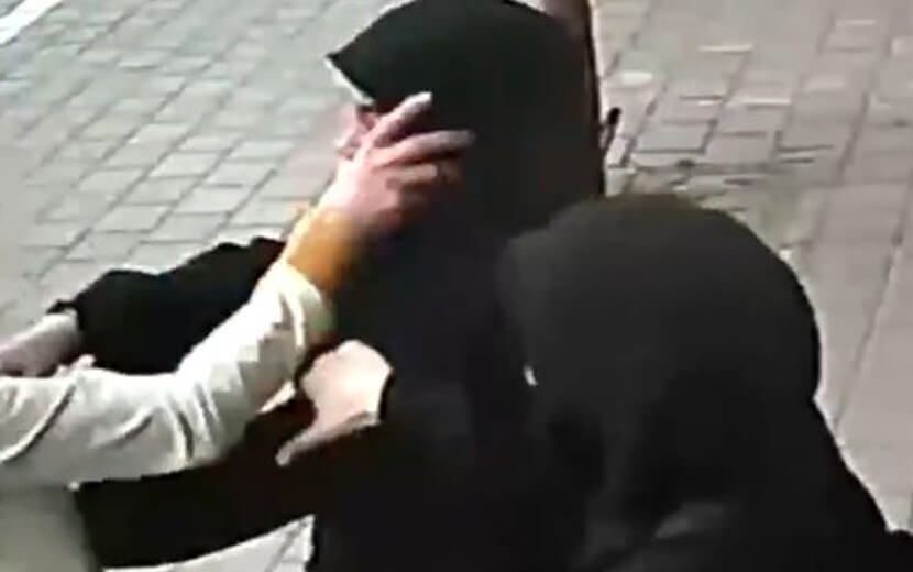 Fransa, Başörtüsünde İslam Nizamını Görüyor