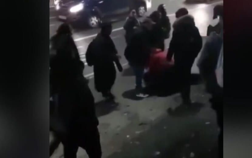 İngiltere’de ‘Müslüman Kız Çocuğuna’ Saldırı!