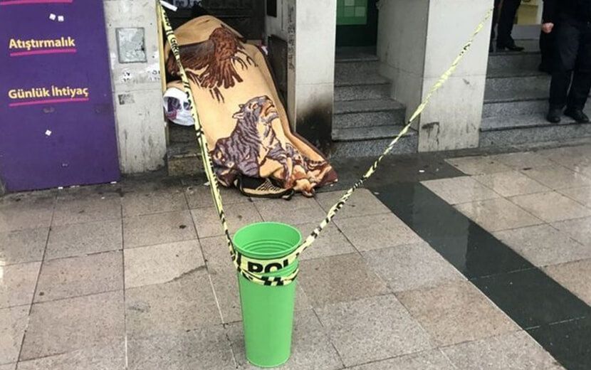 Caddede Donarak Can Verdi