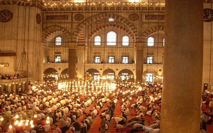 Camilerde Cemaatle Namaza Ara Verildi