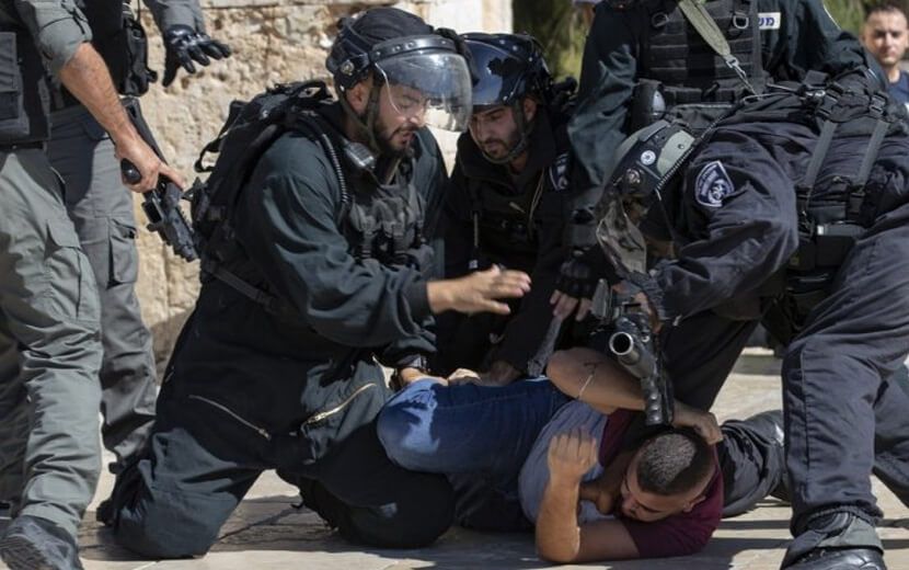 “İsrail” Altı Ayda 500 Filistinli Müslümanı Tutukladı!