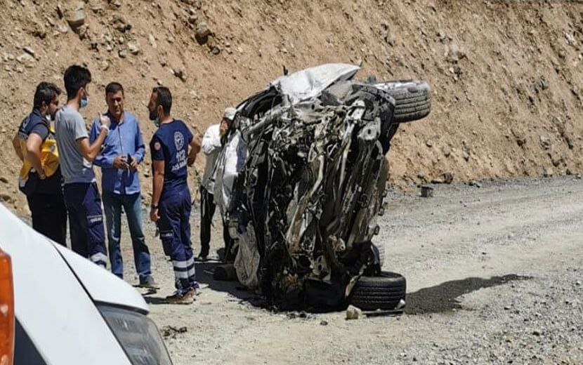Hakkari’de Trafik Kazası: 4’ü Öğretmen 6 Ölü