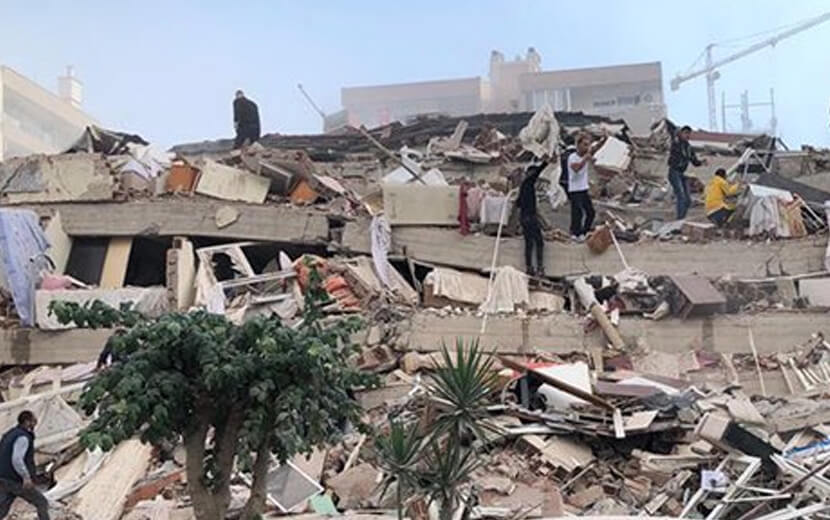 İzmir’de Şiddetli Deprem: Binalar Çöktü