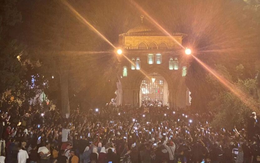 Mescid-i Aksa’da Binlerce Müslüman “İsrail”İ Protesto Etti