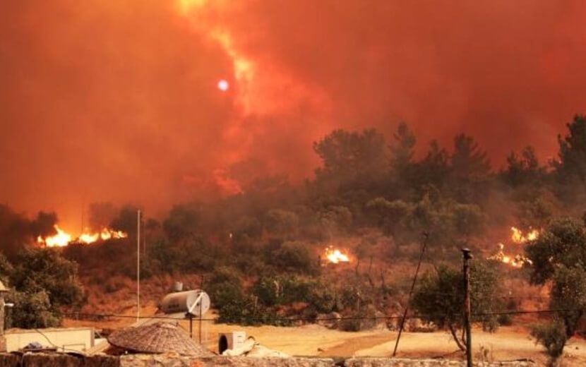 Üç İldeki Yedi Orman Yangını Devam Ediyor