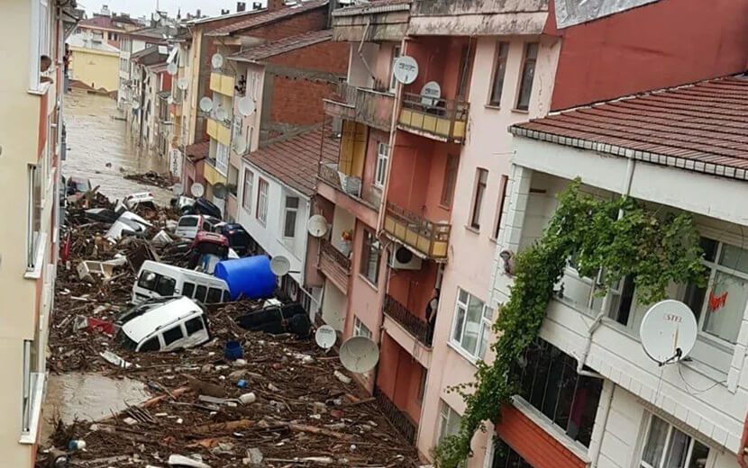 Karadeniz’de Sel Felaketi: İçişleri Bakanlığı Uyardı!