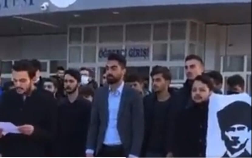 Milliyetçi Kemalistler, İslami Duruşu Hazmedemeyip Üniversite Bastı