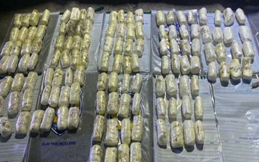 İstanbul Emniyeti’nde Görevli Polis, 52,5 Kilo Patlayıcıyla Yakalandı