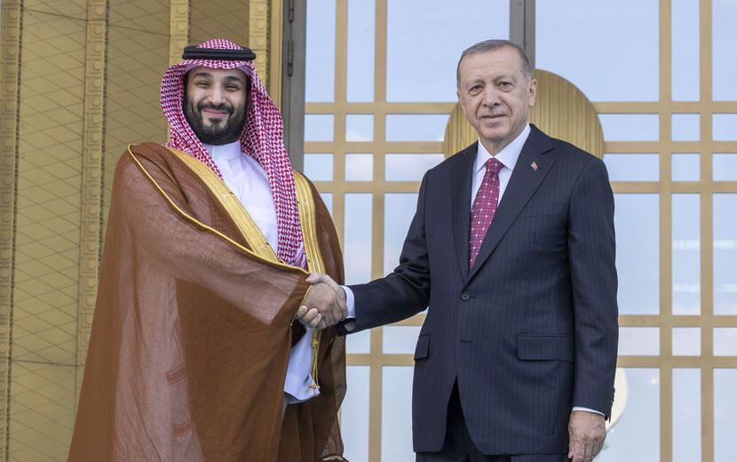 Suudi Prens Kanlı Ellerini Ekonomik Gücüyle Yıkıyor