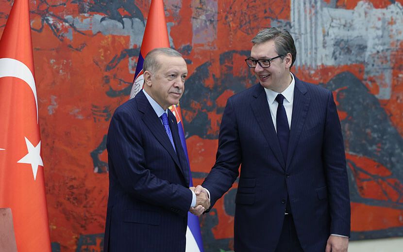 Erdoğan Sırbistan’da Batı’yı Eleştirdi: “Rusya Hafife Alınacak Ülke Değil”