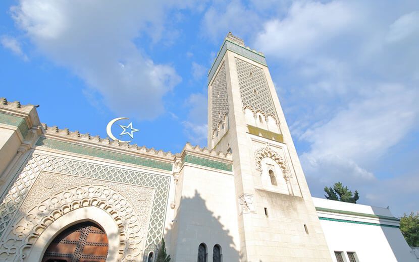 İslam Düşmanı Fransa Bir Camiyi Daha Kapatıyor