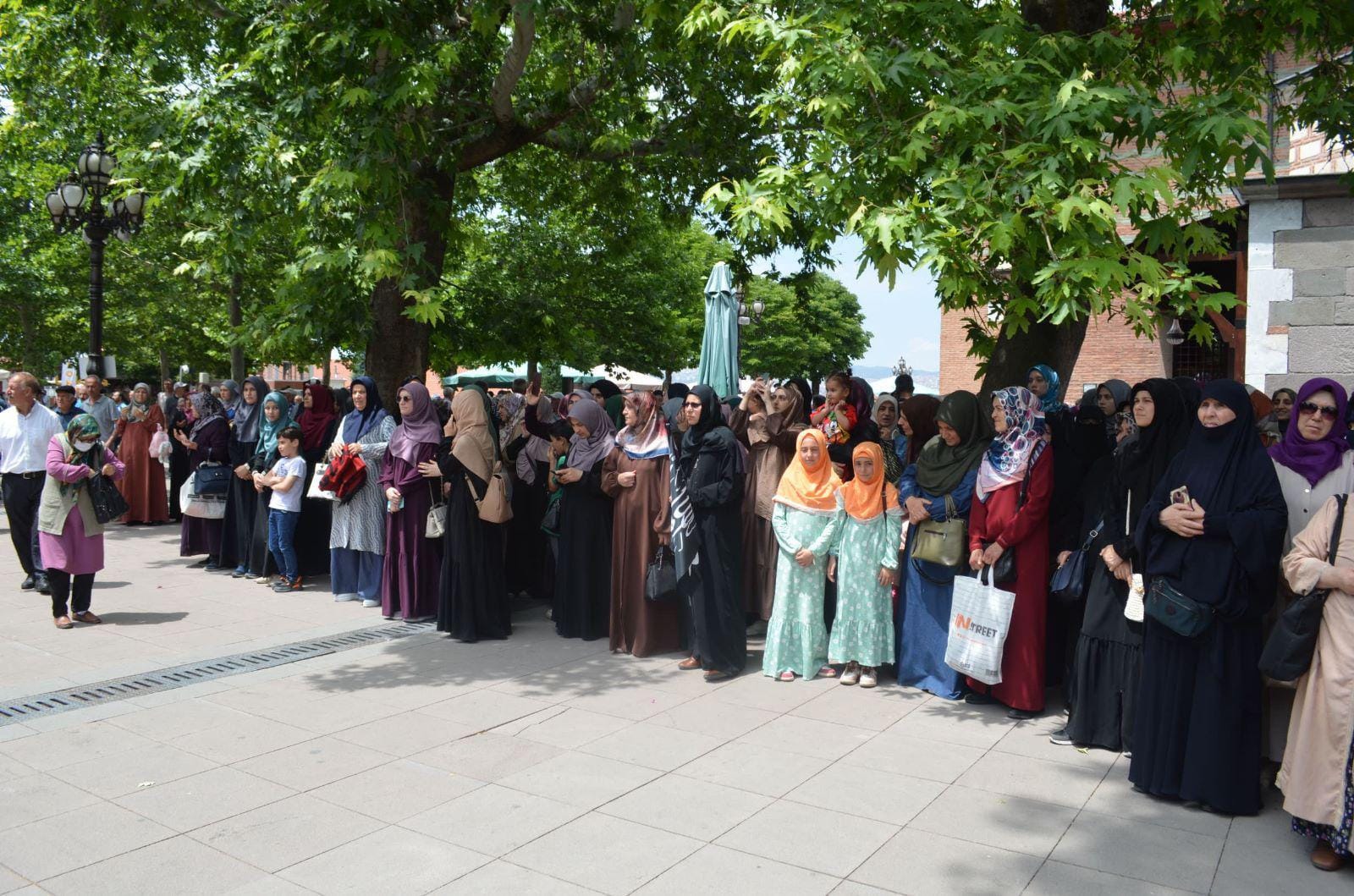Köklü Değişim Kadın Kolları Cenin'deki Katliamı Protesto Etti