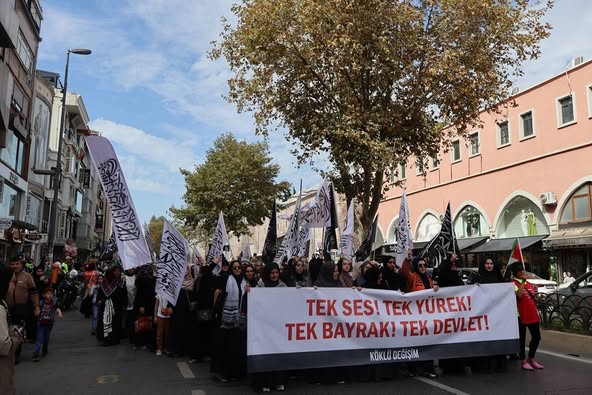 Köklü Değişim Kadın Kolları Olarak Aksa Tufanı’nın Yıl Dönümü Münasebetiyle Çeşitli Şehirlerde Paneller Ve Yürüyüşler Gerçekleştirdik.