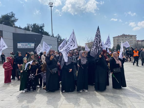 Köklü Değişim Kadın Kolları Olarak  Kocaeli-Gebze, Düzce ve Gaziantep'te Düzenlenen “Aksa’yı Kurtarın! ABD’ye Karşı Durun” Başlıklı Basın Açıklamalarına İştirak Ettik