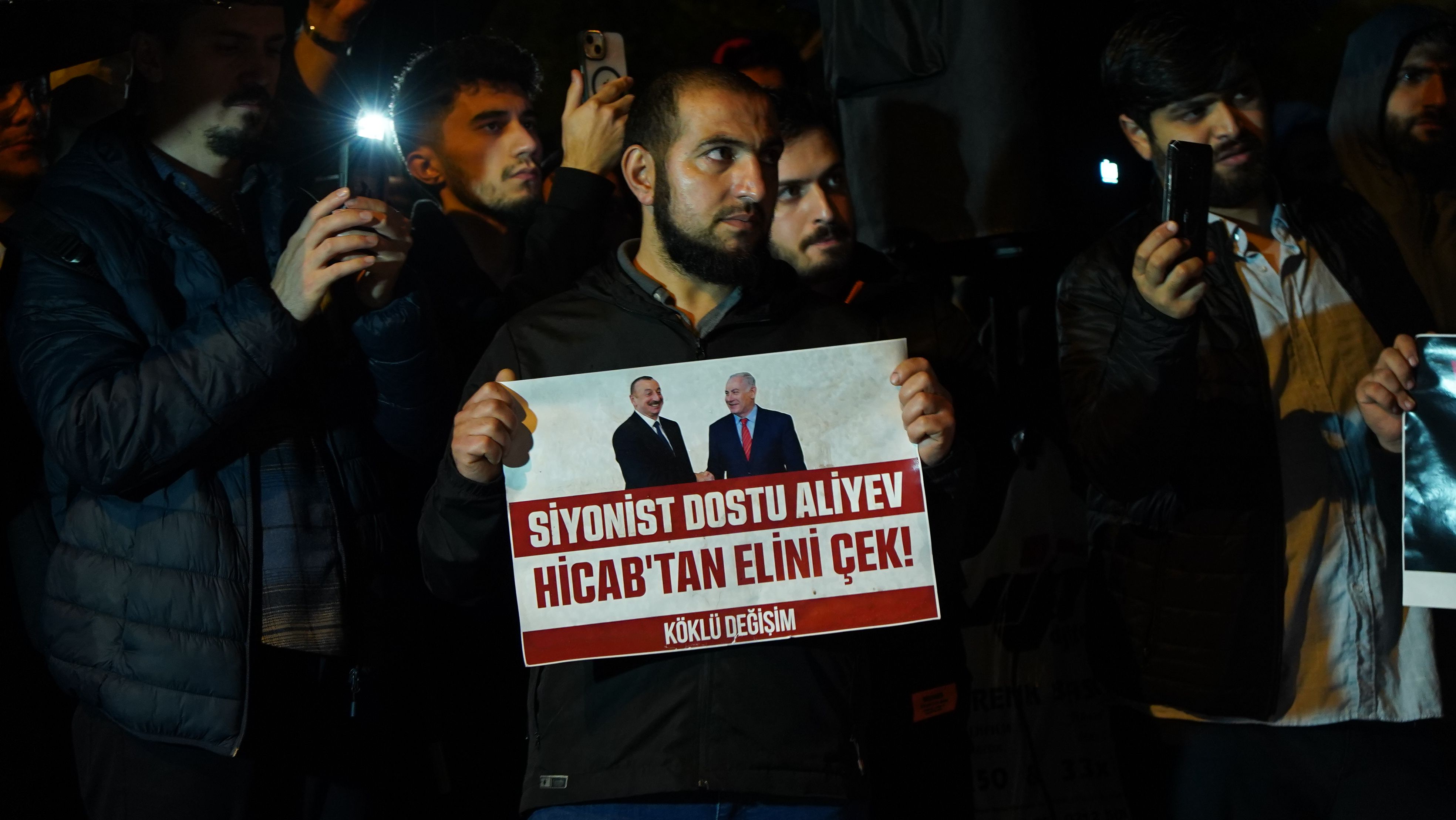 Azerbaycan Konsolosluğu-Hicap Allah'ın Emridir-11.JPG.jpeg