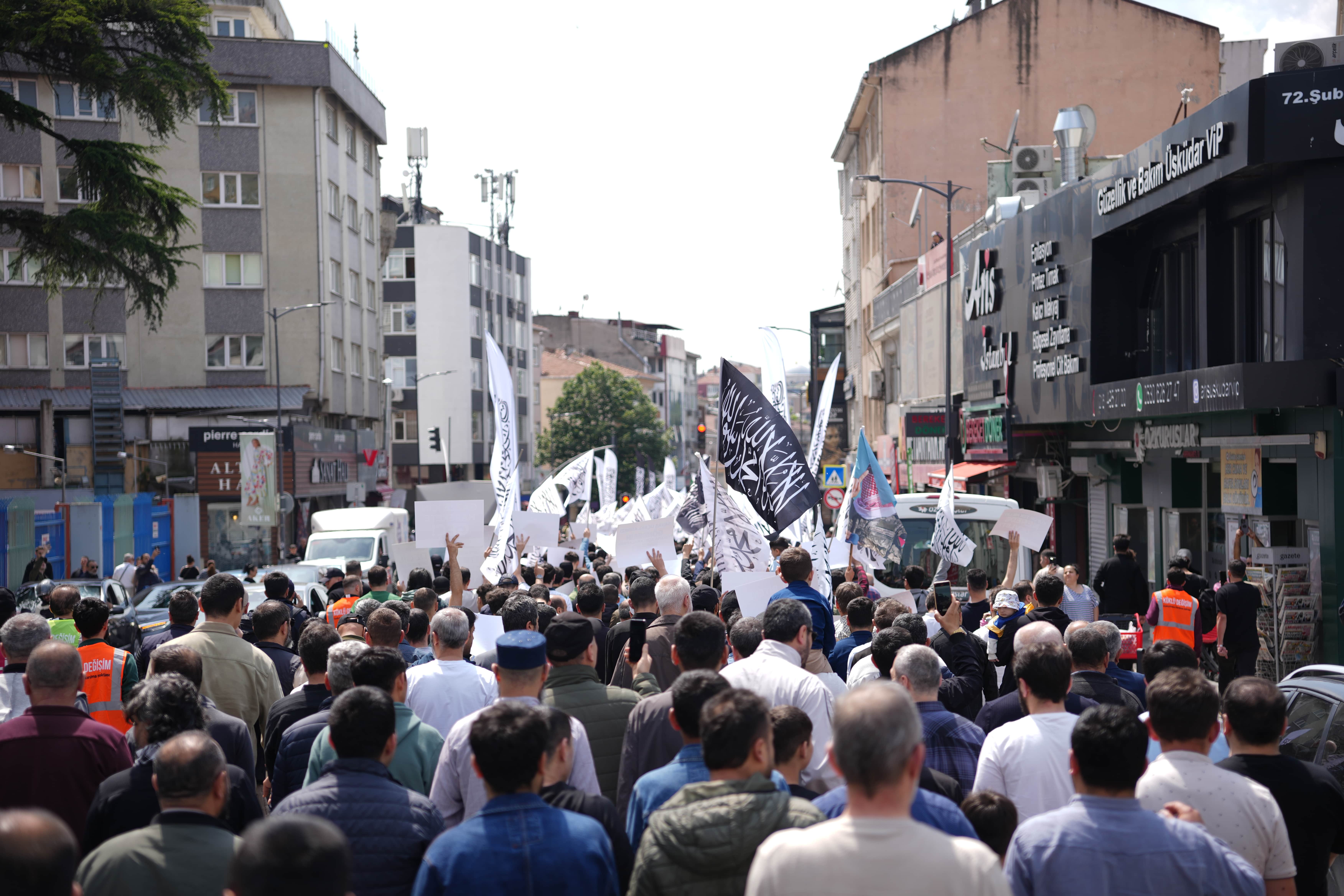 Hizbut Tahrir İstanbul Üsküdar Hilafet Gazze yürüyüş 3-min.JPG