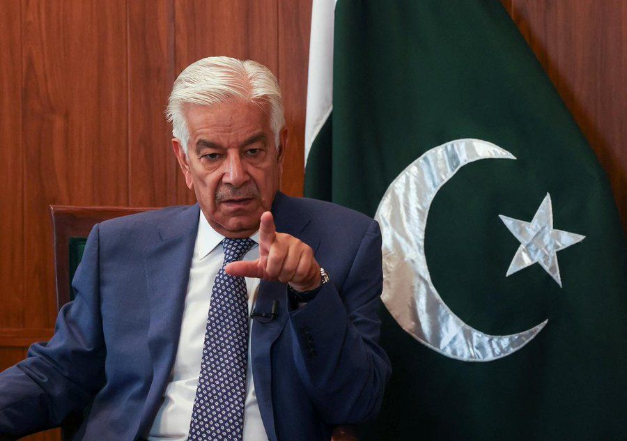 Köklü Değişiim Pakistan Savunma Bakanı.jpeg
