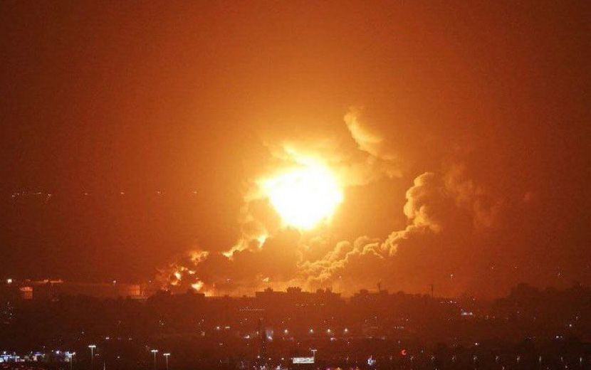 ABD ve İngiltere, Ticaret Tehlikeye Girince Yemen'i Vurdu