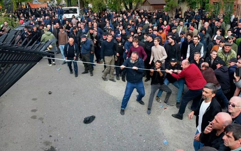 Abhazya’da Protestolar: Cumhurbaşkanı İstifa Etti