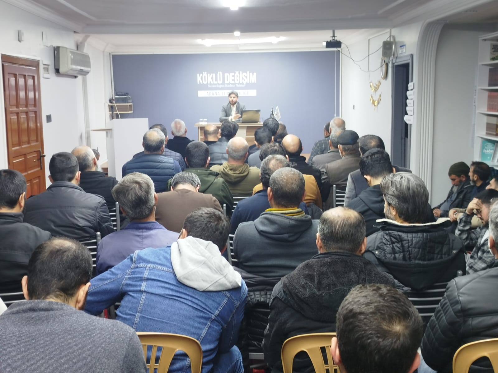 Köklü Değişim Adana Hilafet Panel-1.jpg