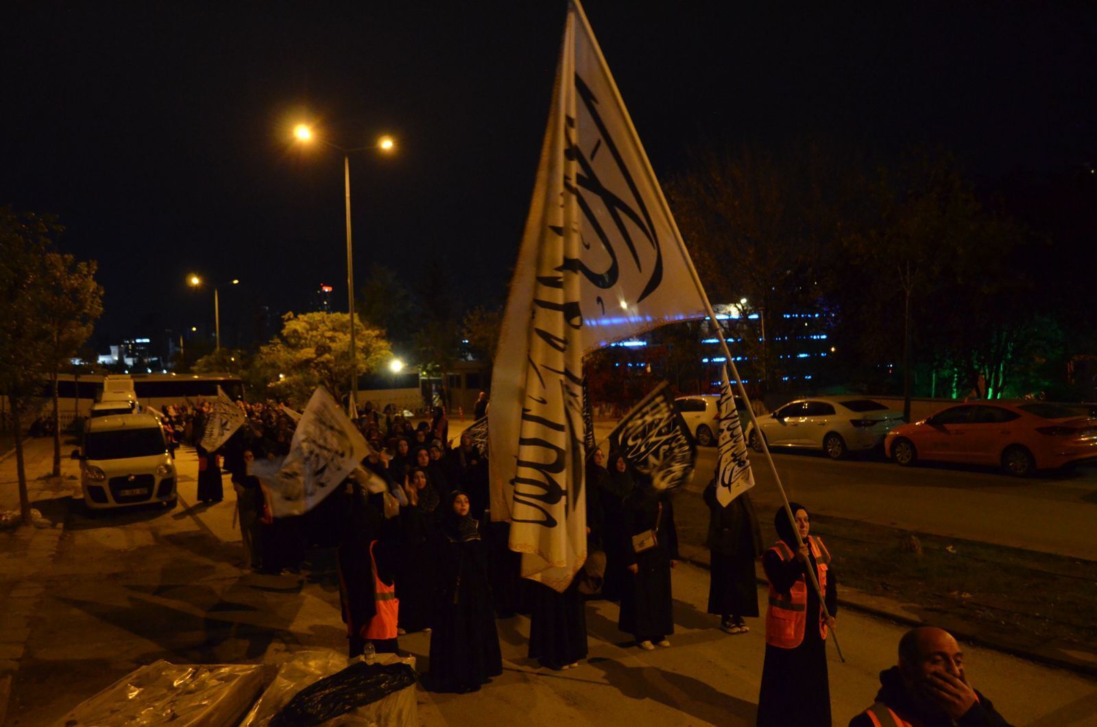 Koeklue_Degisim_Azerbaycan_Basoertuesue_Protestosu_11_0e2221ce79.jpg
