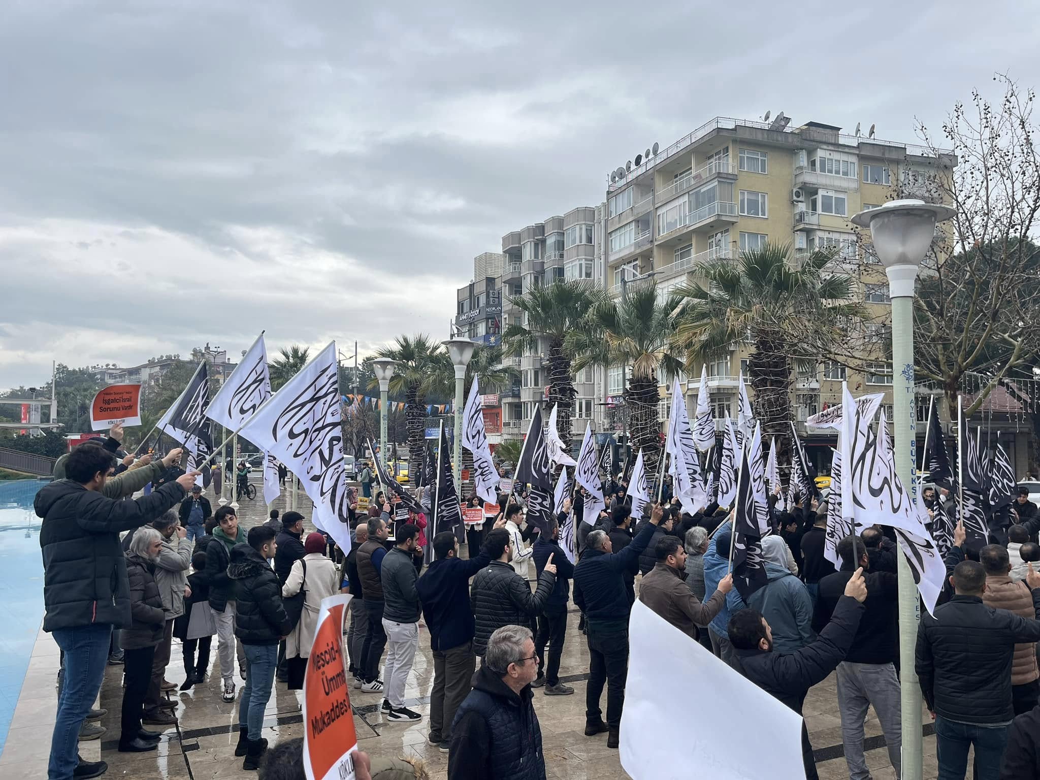 Köklü Değişim Basın Açıklaması Gazze'yi Unutma Unutturma Aydın3.jpg