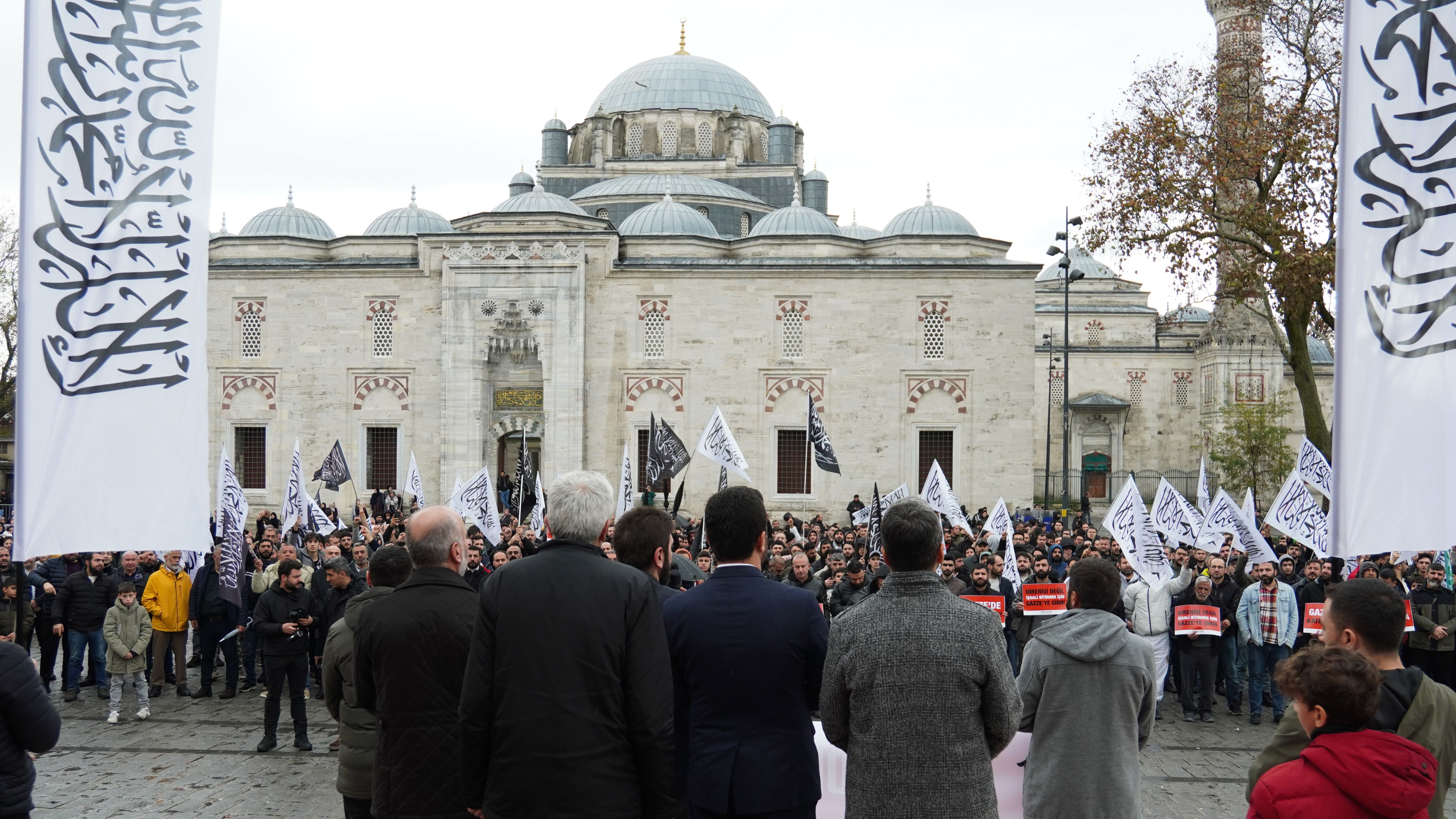Köklü Değişim Beyazıt Camii Gazze'de Ateş Sönmüyor Basın Açıklaması-2.jpg