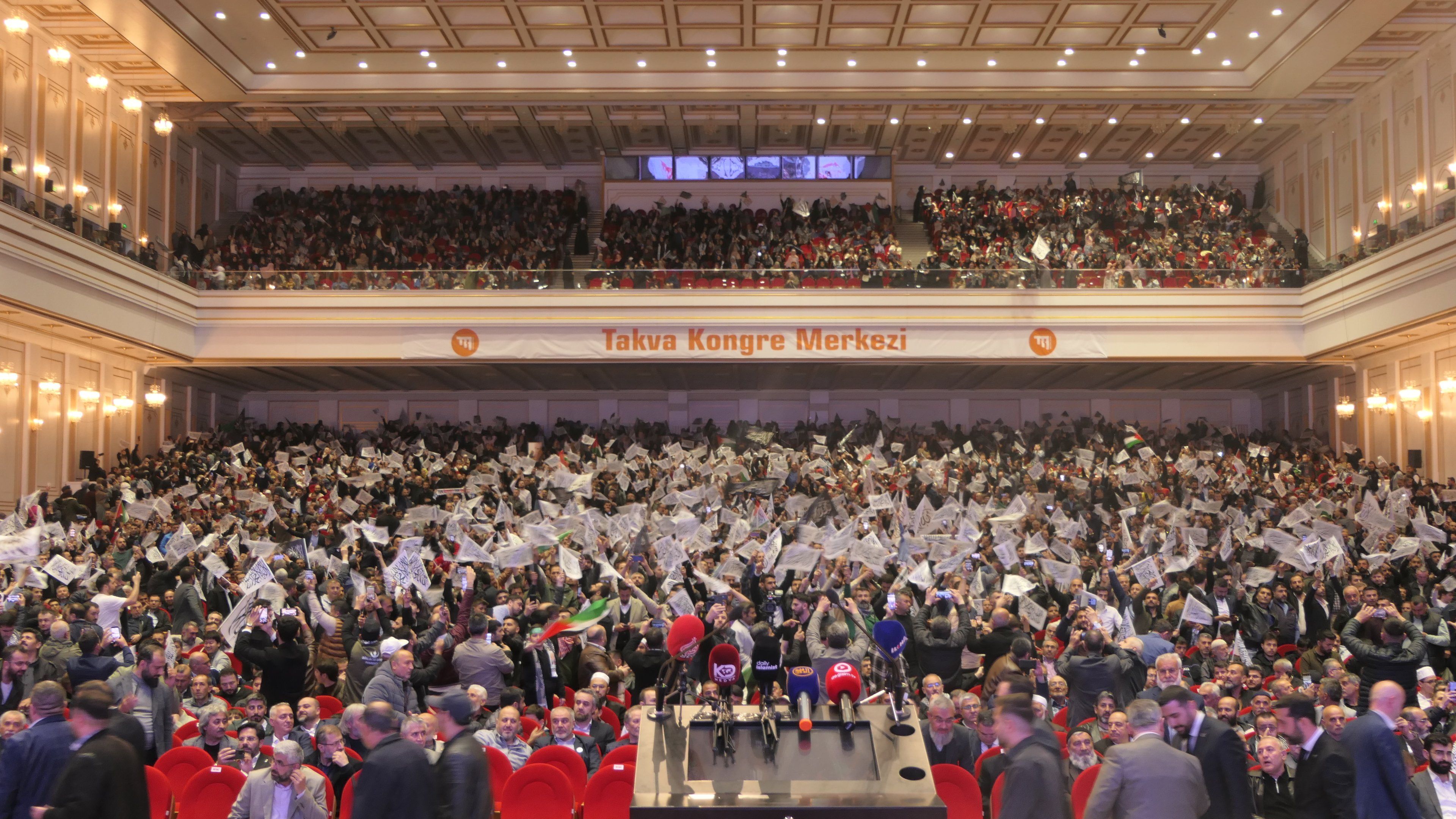 Köklü Değişim Büyük Gazze Konferansı Genel.jpg