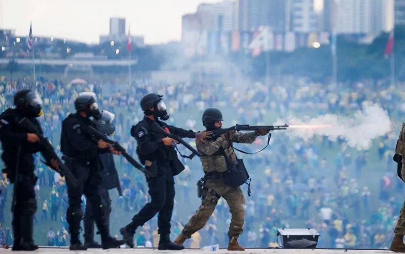 Demokrasinin İflası: Brezilya’da Göstericiler Kongre Binasını Bastı 