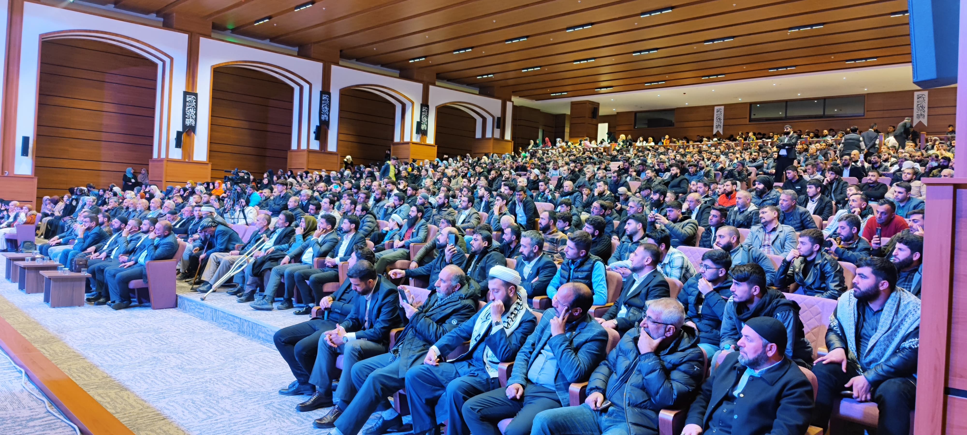 Köklü Değişim, Diyarbakır’da Düzenlediği Konferansta “Hilafet”i Konuştu, Genel-5.jpeg