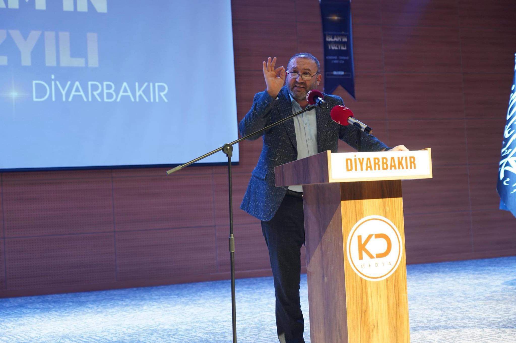Köklü Değişim, Diyarbakır’da Düzenlediği Konferansta “Hilafet”i Konuştu-Mehmet Emin Kutluay.jpeg