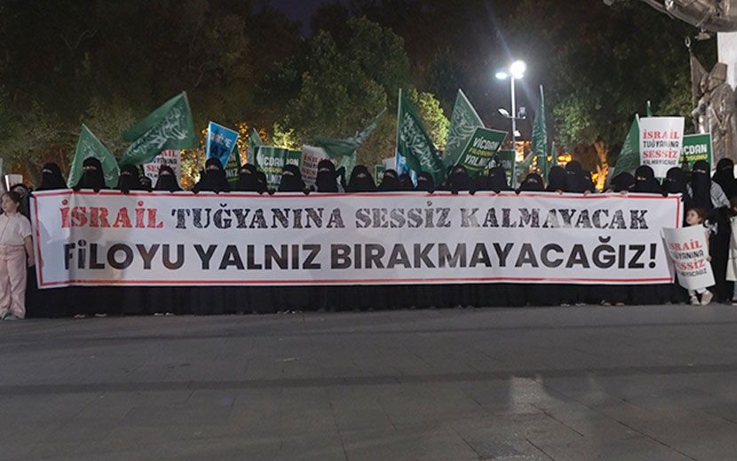Ecir Kapısı’ndan, 'İsrail'e Lanet, Sumud'a Destek 