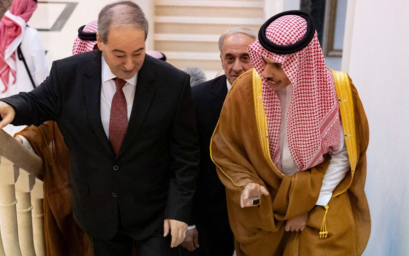 Esed Rejimi, Suud Yönetimine Müteşekkir