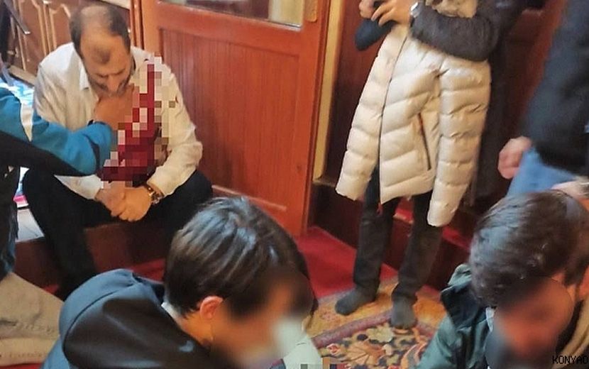 Fatih Camii’nde Çirkin Saldırı