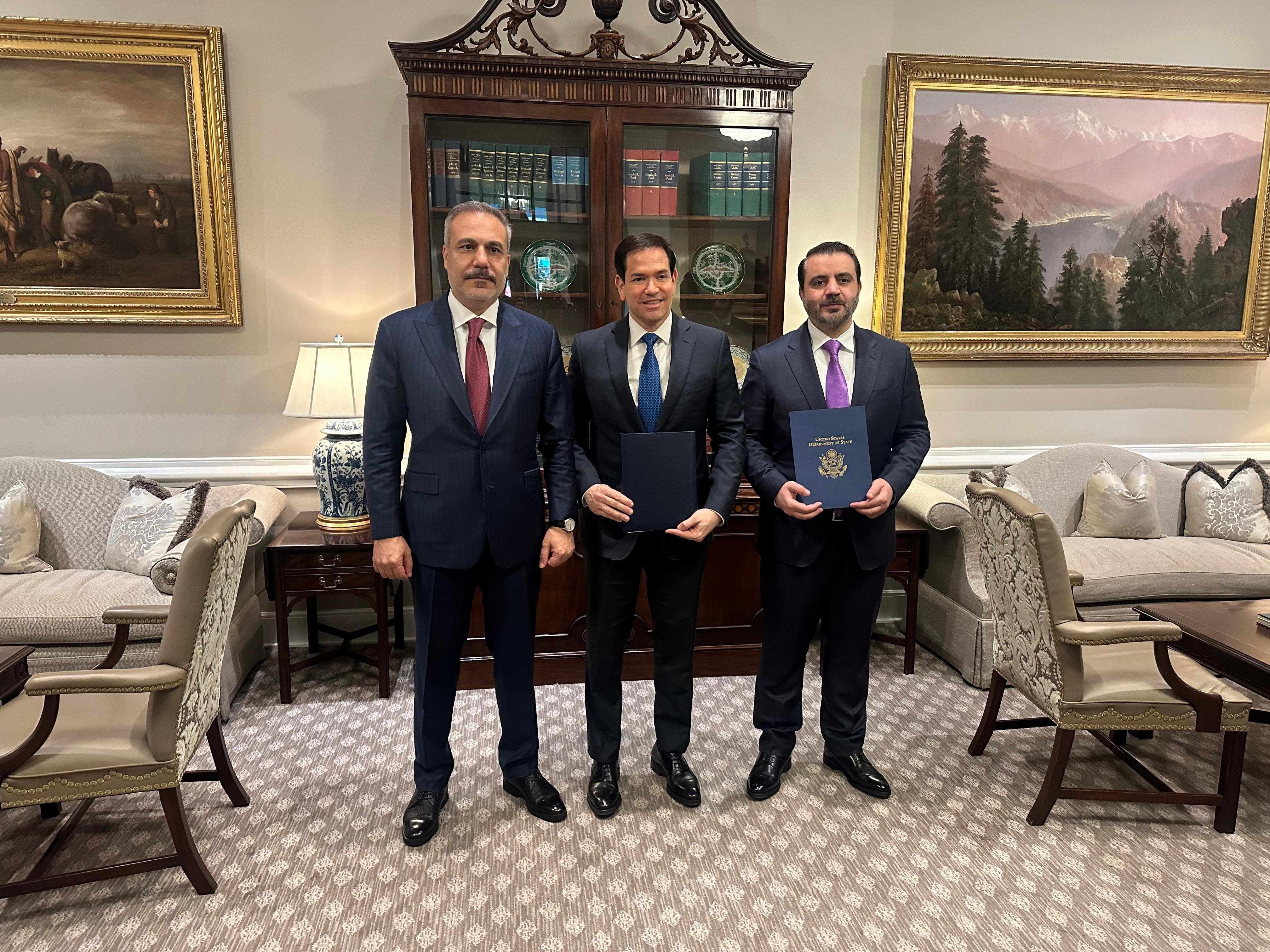 Köklü Değişim Fidan Beyaz Saray'da Şara, Şeybani.jpeg