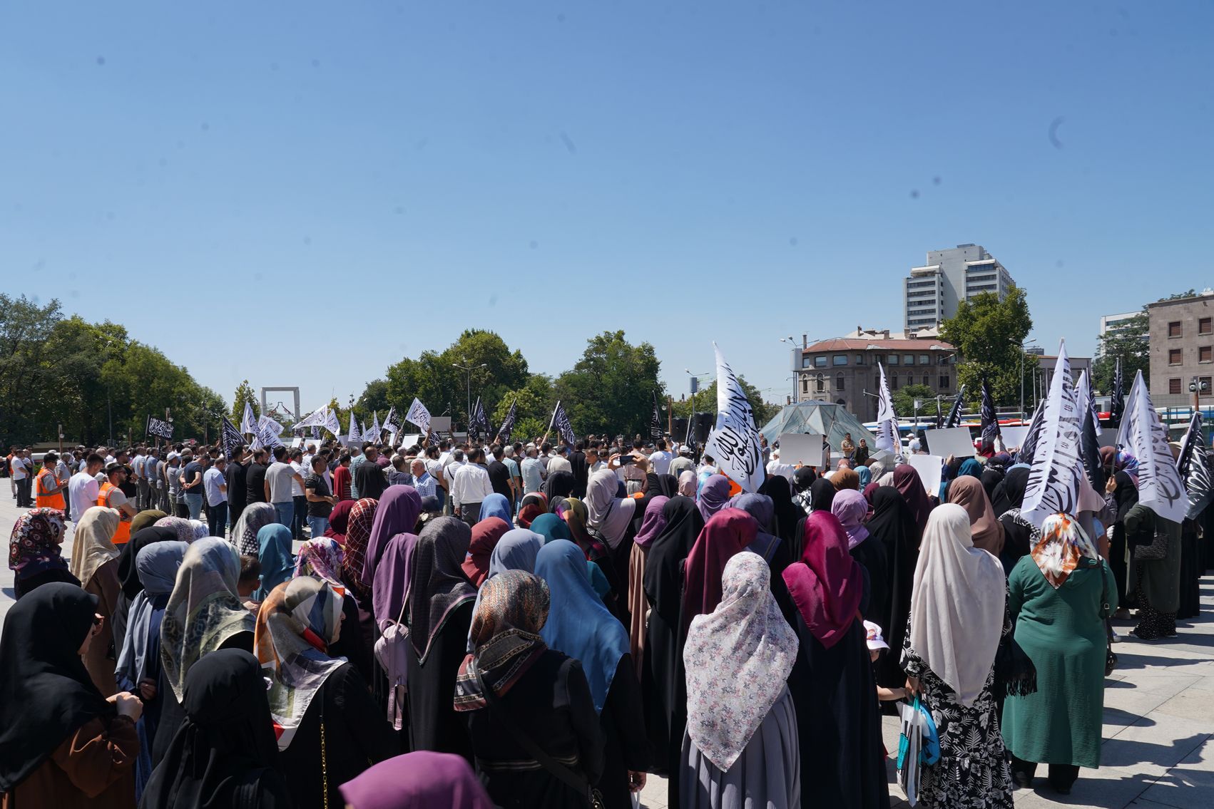 Köklü Değişim,“Gazze’yi Yöneticilerin İhaneti Öldürüyor!”Ankara Basın Açıklaması-1.jpg