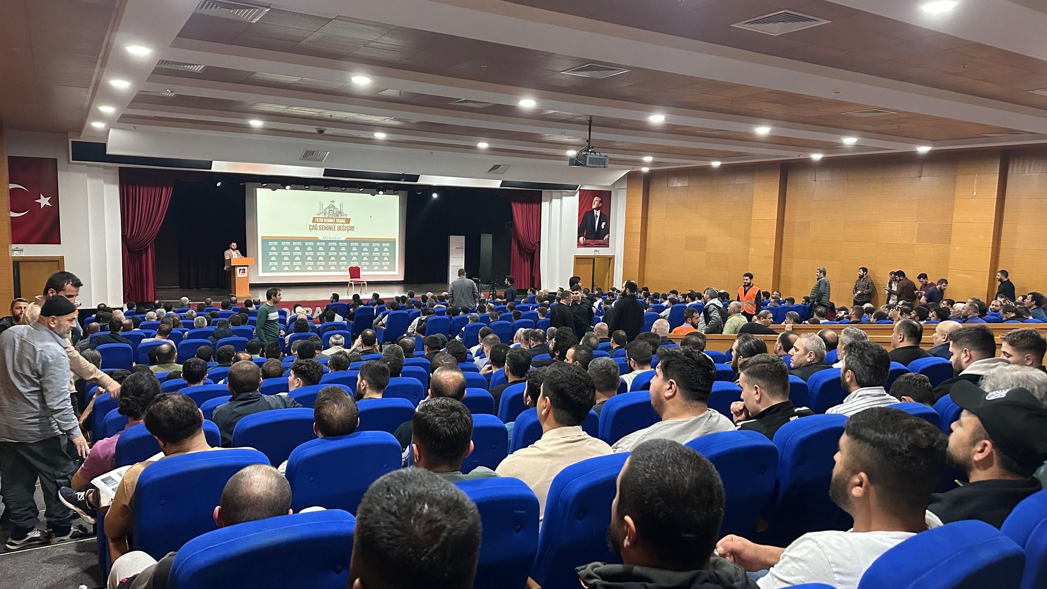 Köklü Değişim Gençlk Kolları, Fetih Konferansı-2.jpg