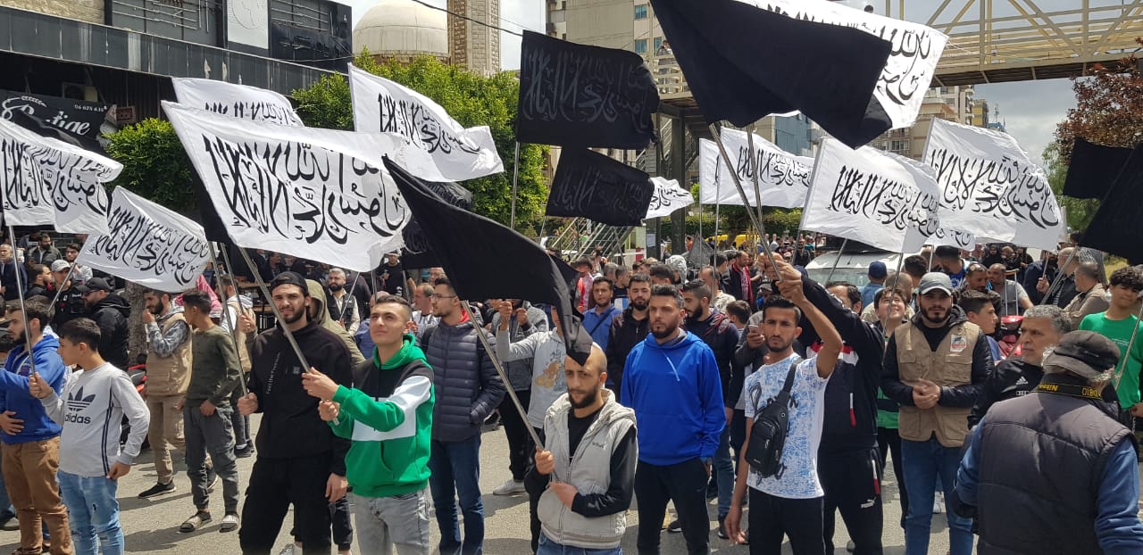 Köklü Değişim,Hizb-ut Tahrir, Lübnan’da Suriyelilerin Cellatları Esed’e Teslim Edilmesini Protesto Etti-1.jpg
